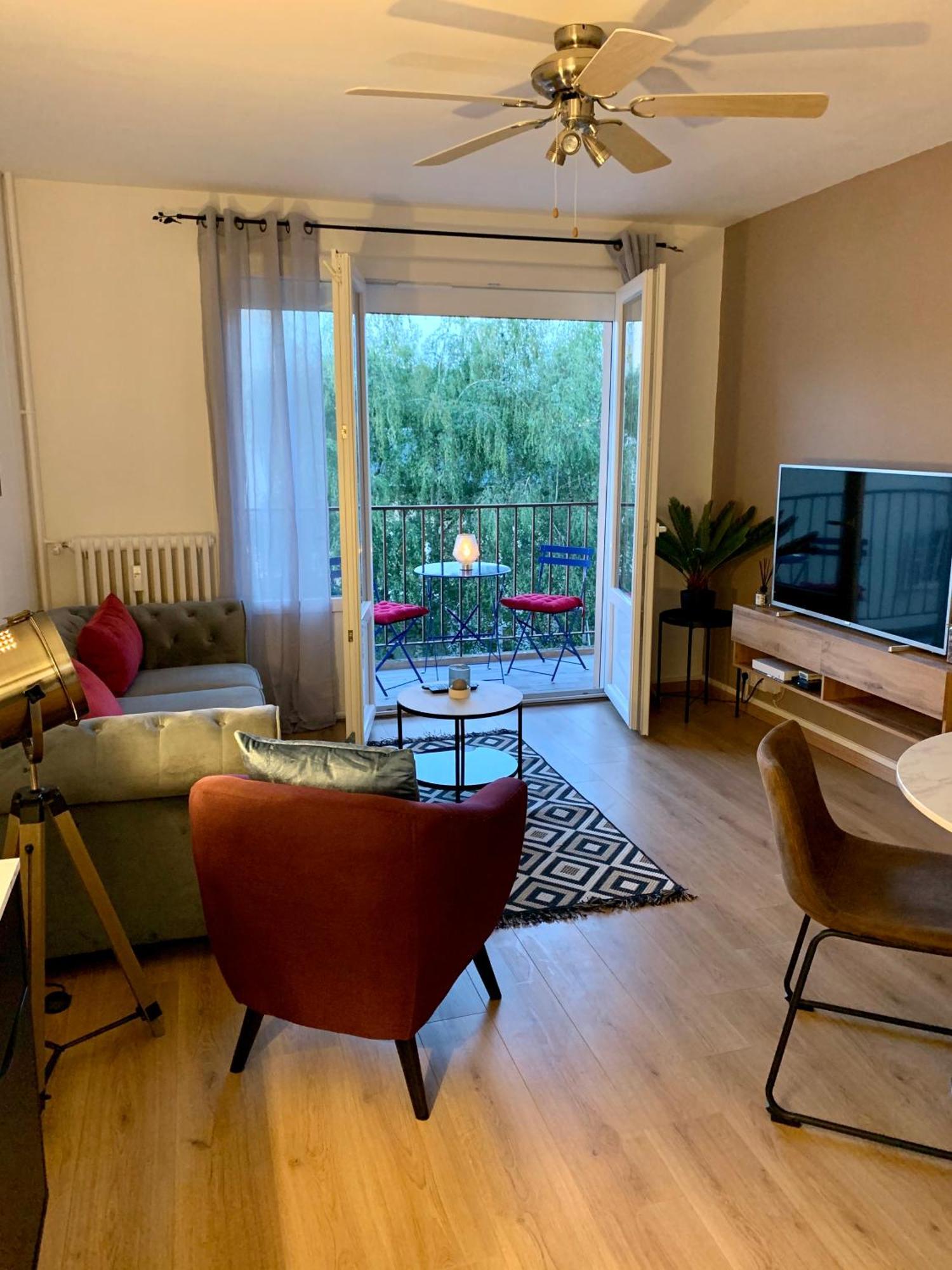 Bel Appartement Renove En Centre Ville Лимож Экстерьер фото